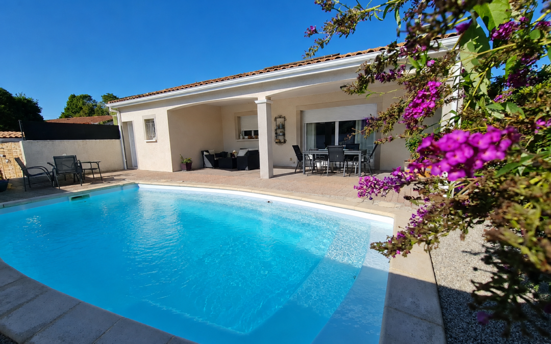 MAISON T5 avec piscine, terrasse et jardin